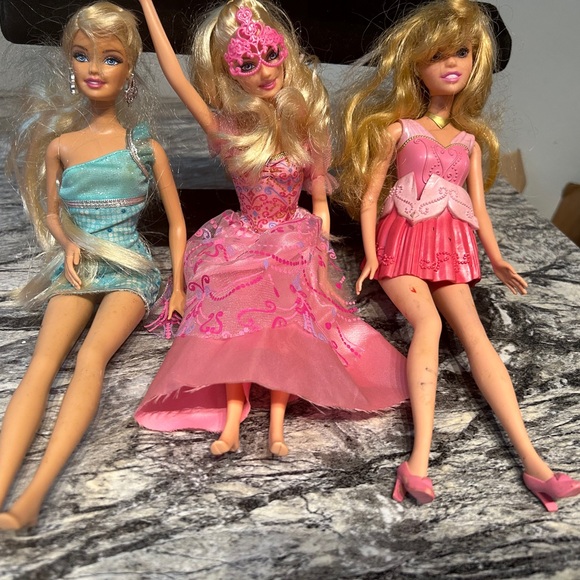 Barbie Fashion Doll Trio Set - Pink and Blue Dresses - www.benaras.co